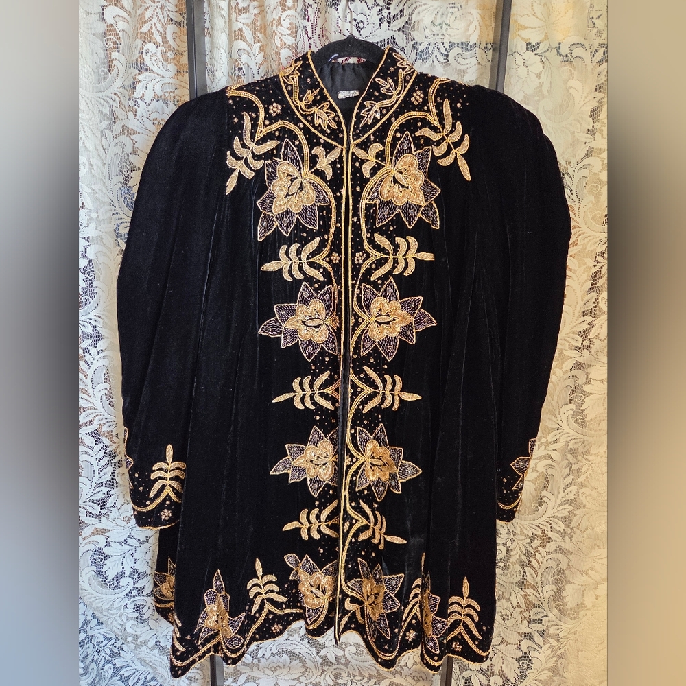 Vintage 40s Black 100% Silk Velvet Coat/kaftan with Gold Embroidery - Picture 1 of 8